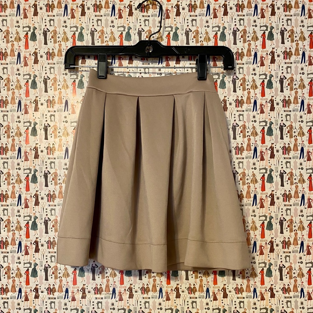 Honey Punch skirt 🖤 - Picture 2 of 4